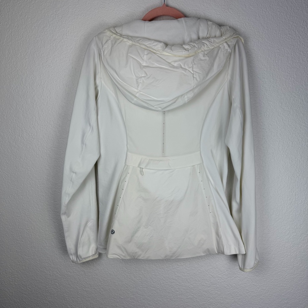Lululemon Run For Cold Jacket White 8 - Picture 4 of 11